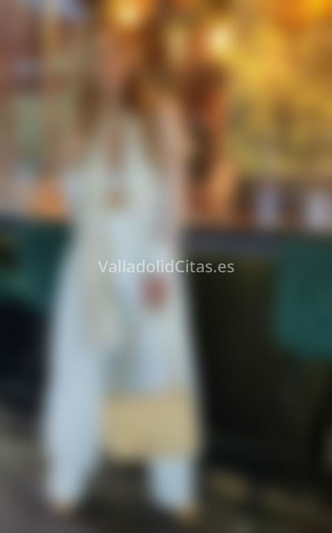 Giulia, elegante latina. 695317062. Citas en VALLADOLID, VALLADOLID. www.valladolidcitas.es.