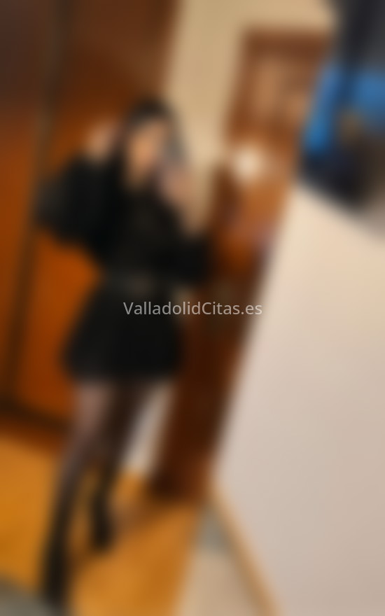 Nadia, morena brasileña risueña. 613210954. Citas en VALLADOLID, VALLADOLID. www.valladolidcitas.es.