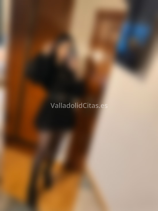 Nadia, morena brasileña risueña. 613210954. Citas en VALLADOLID, VALLADOLID. www.valladolidcitas.es.