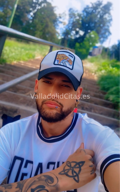 Damián, latino por pocos dias. 603278054. Citas en VALLADOLID, VALLADOLID. www.valladolidcitas.es.