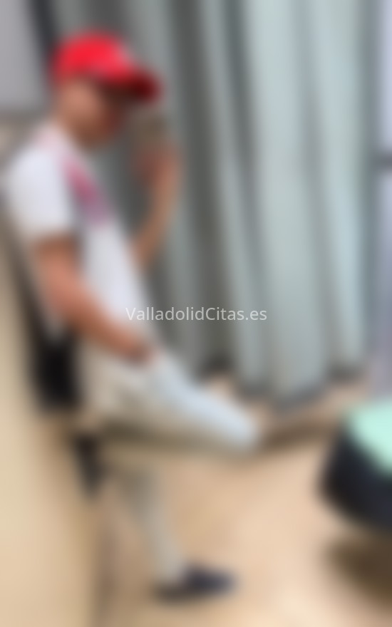 Aron, chico de paso por la ciudad. 691248835. Citas en VALLADOLID, VALLADOLID. www.valladolidcitas.es.