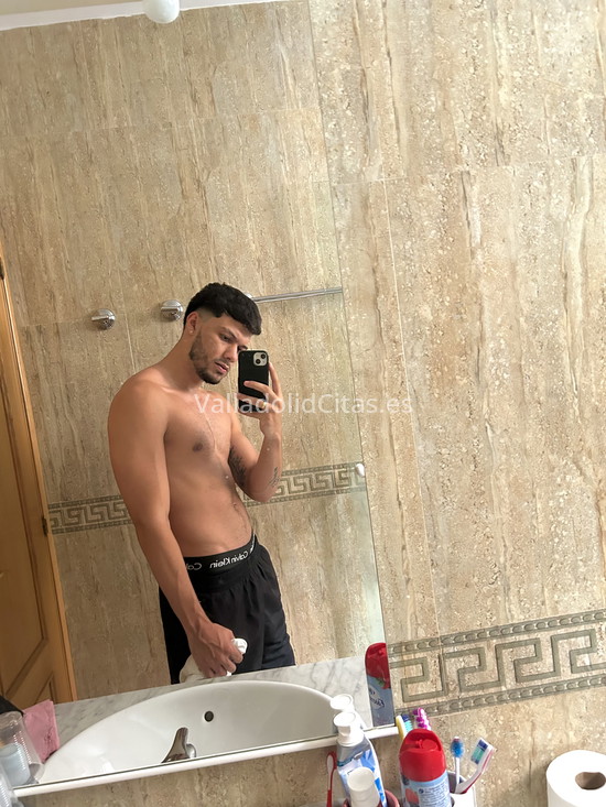 Andrés, colombiano masculino . 672327554. Citas en VALLADOLID, VALLADOLID. www.valladolidcitas.es.