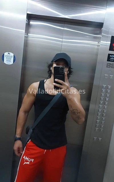 Juan, latino  . 613878323. Citas en VALLADOLID, VALLADOLID. www.valladolidcitas.es.